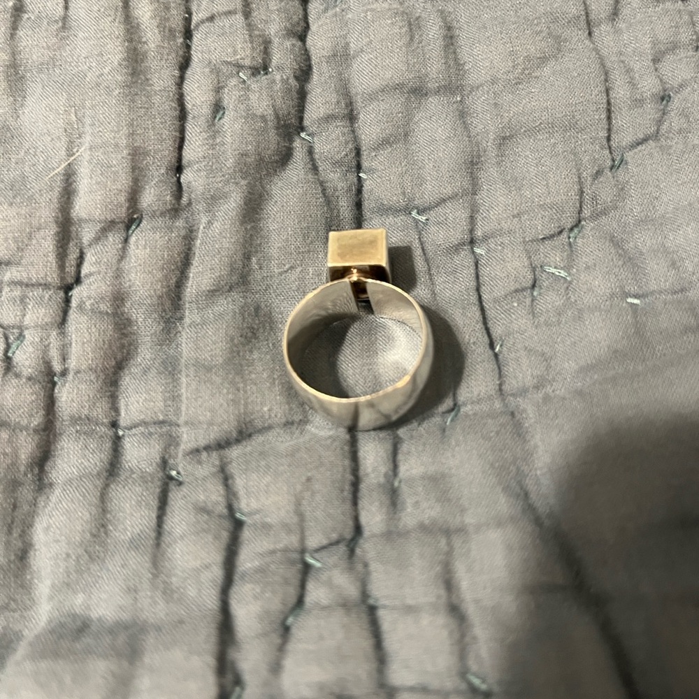 Vintage Navajo Artisan Silversmith Ronnie Willie Topaz 925 Silver ring. Size 4 - Picture 3 of 6